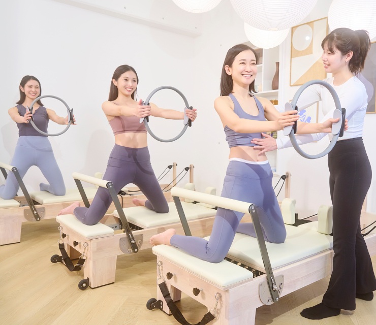 Habit Pilates studio 恵比寿店でのピラティス風景